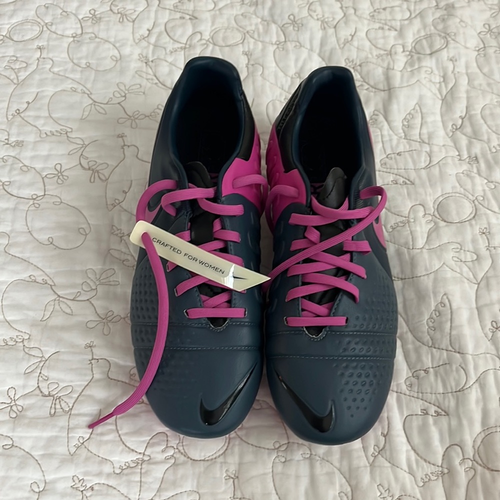 Never Worn Nike CTR360 Kanga Lite Women’s Cleats